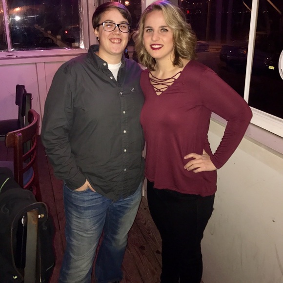 Meet the staff & the Poshing Peach ๐ค๐ - Picture 5 of 8